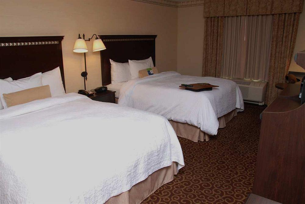 Hampton Inn & Suites Staten Island New York Pokoj fotografie