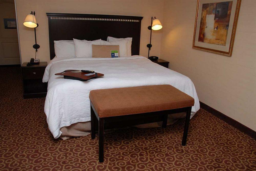 Hampton Inn & Suites Staten Island New York Pokoj fotografie