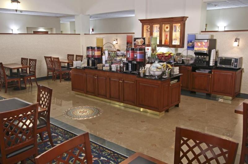 Hampton Inn & Suites Staten Island New York Exteriér fotografie