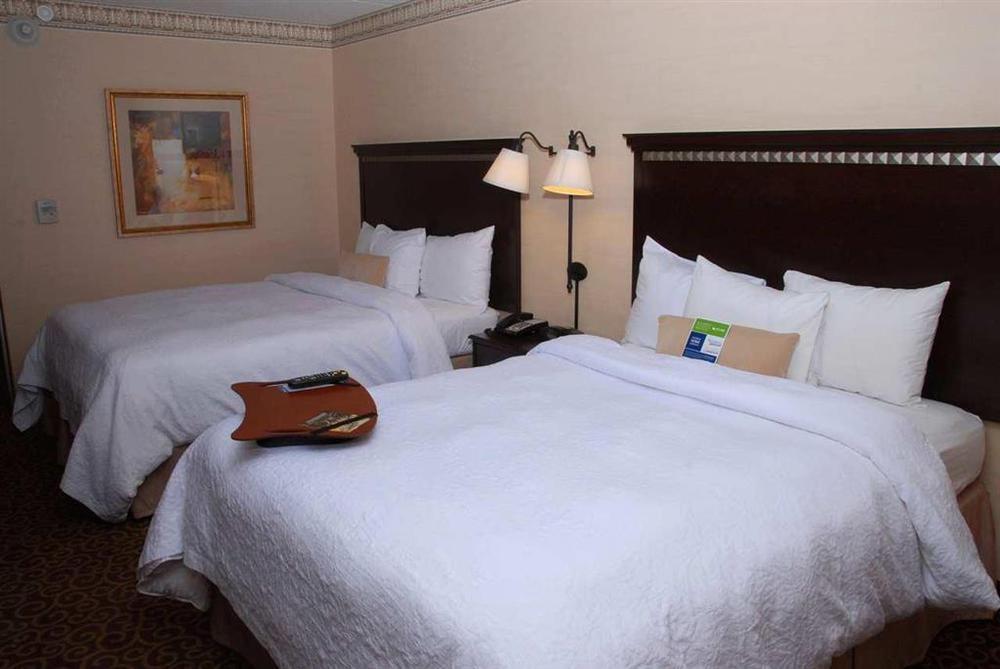 Hampton Inn & Suites Staten Island New York Pokoj fotografie